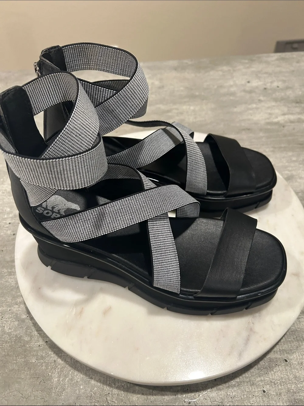 Sorel women’s Joanie lll sport Strap wedge sandal size 9.5 (40.5)